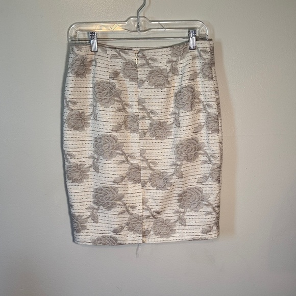 Ann Taylor Beige Floral Pencil Skirt Size 6 Petite Cream Romantic Floral Date - Picture 2 of 12